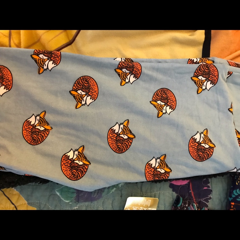 EUC Lularoe fox leggings OS